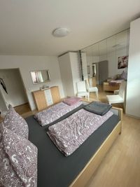 Schlafzimmer Bild 2